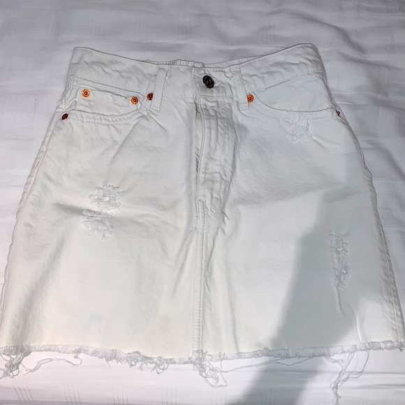 White denim skirt - Picture 1 of 3